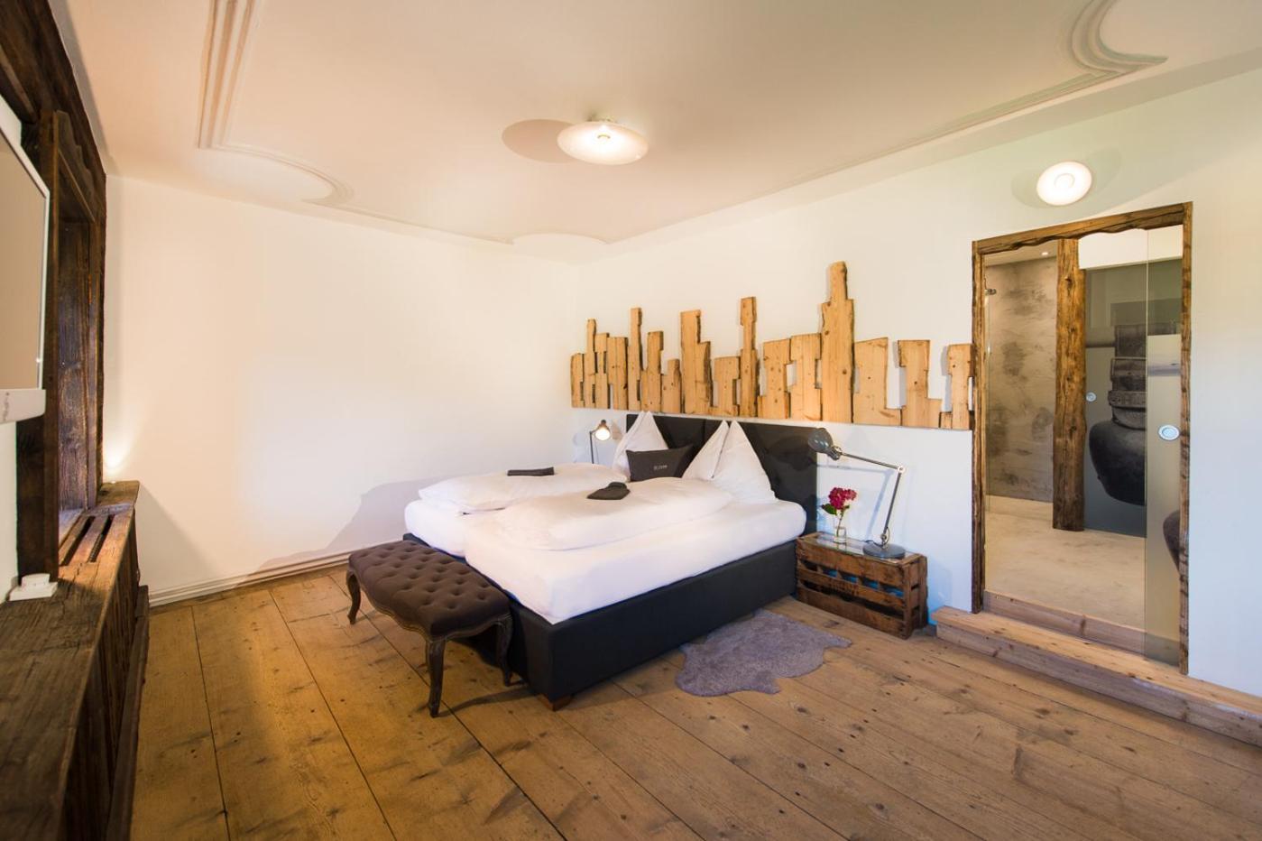לאוגנג Hotel & Gourmetwirtshaus Kirchenwirt Seit 1326 מראה חיצוני תמונה