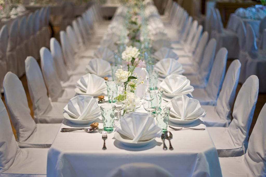 לאוגנג Hotel & Gourmetwirtshaus Kirchenwirt Seit 1326 מראה חיצוני תמונה