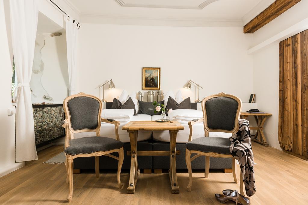 לאוגנג Hotel & Gourmetwirtshaus Kirchenwirt Seit 1326 מראה חיצוני תמונה